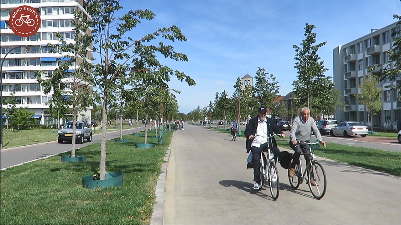 Припаркуйтесь на крыше туннеля автомагистрали А2 в Маастрихте.