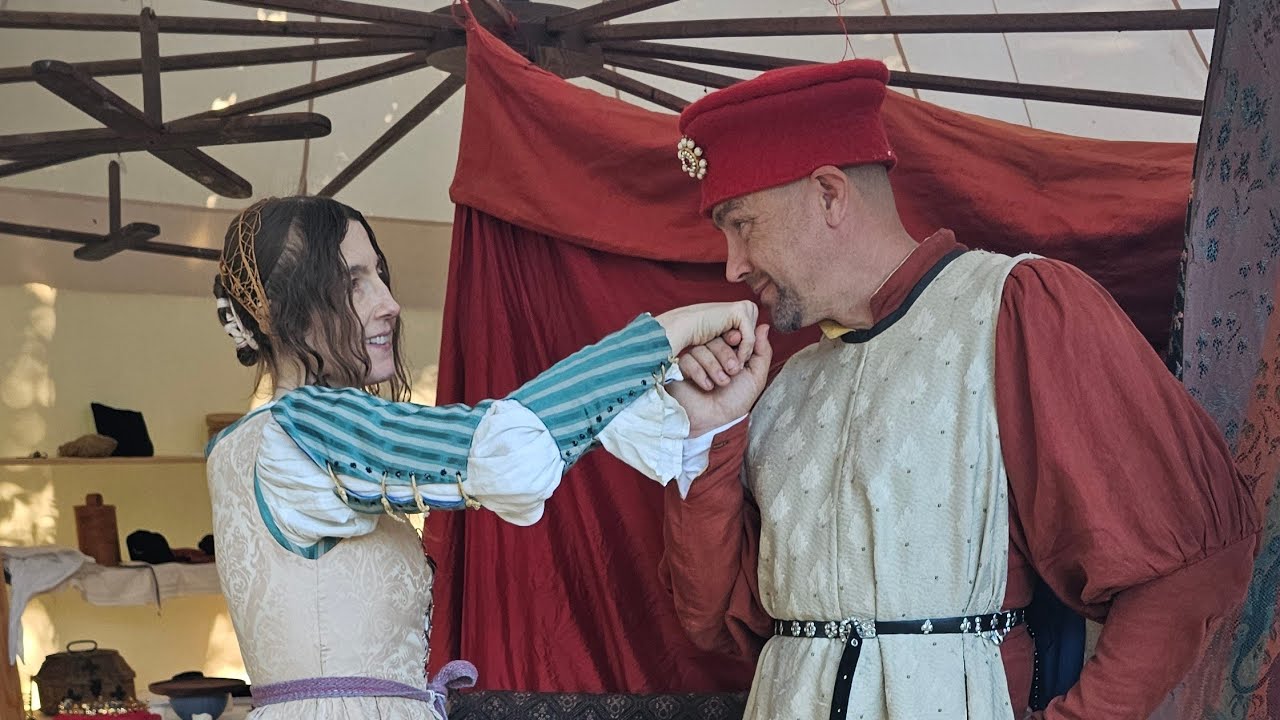 MEDIEVAL SEWING PARTY, EPISODE 105: REPAIRING MEDIEVAL GARMENTS!