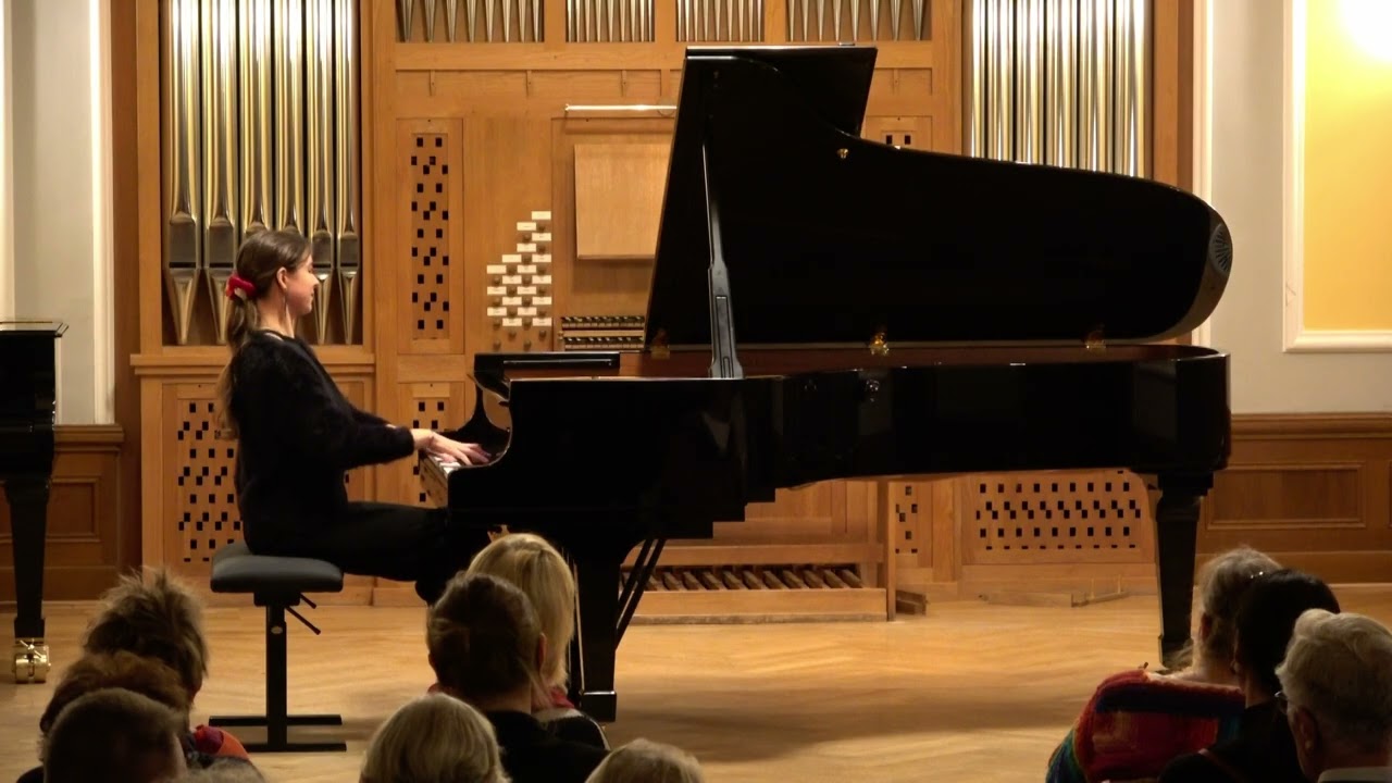 Frédéric Chopin: 24 Préludes op. 28 • Charlotte Steppes