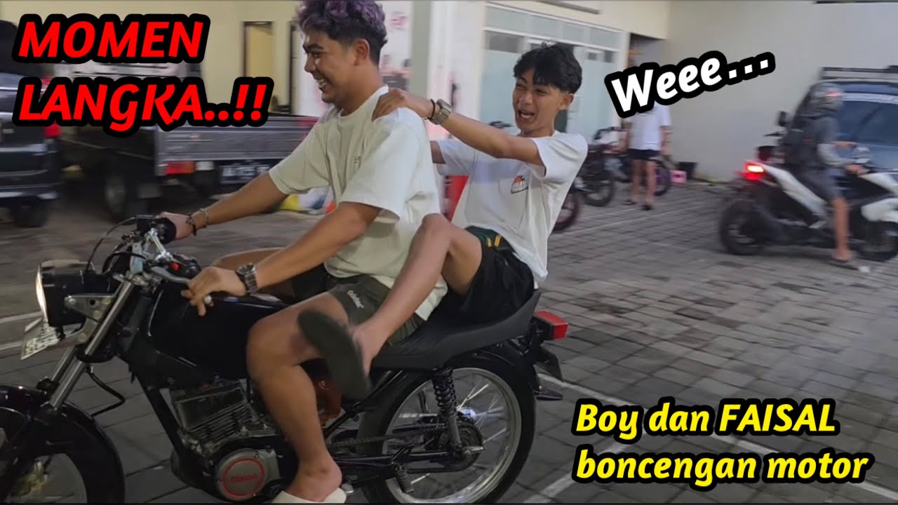 MOMEN LANGKA..!! BOY DAN FAISAL BONCENGAN MOTOR