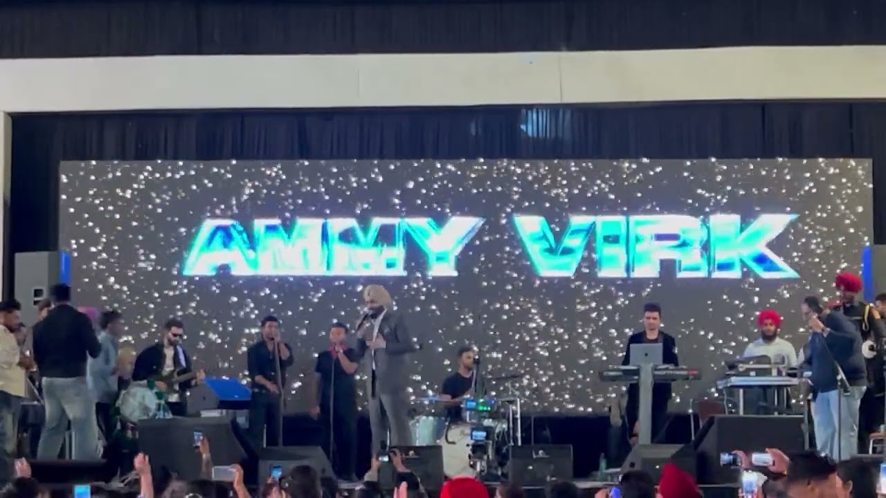 Ammy virk live 🎤🧿💃✨#live #entertainment #viral #punjabiactor #youtubeshorts 