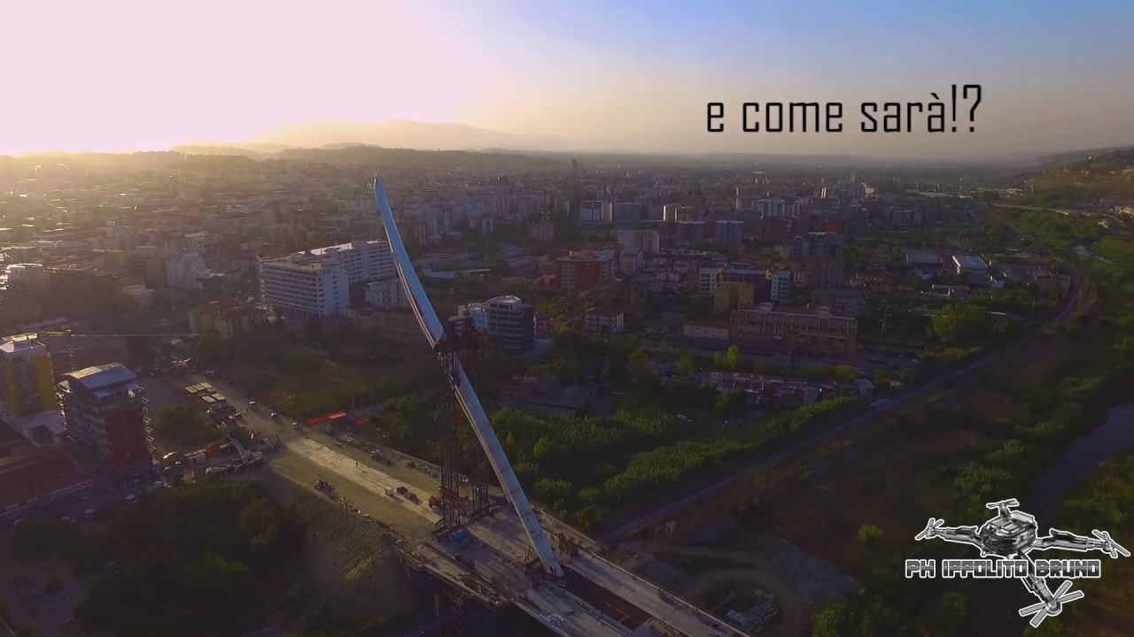 Ponte di Calatrava in Cosenza visto da un drone