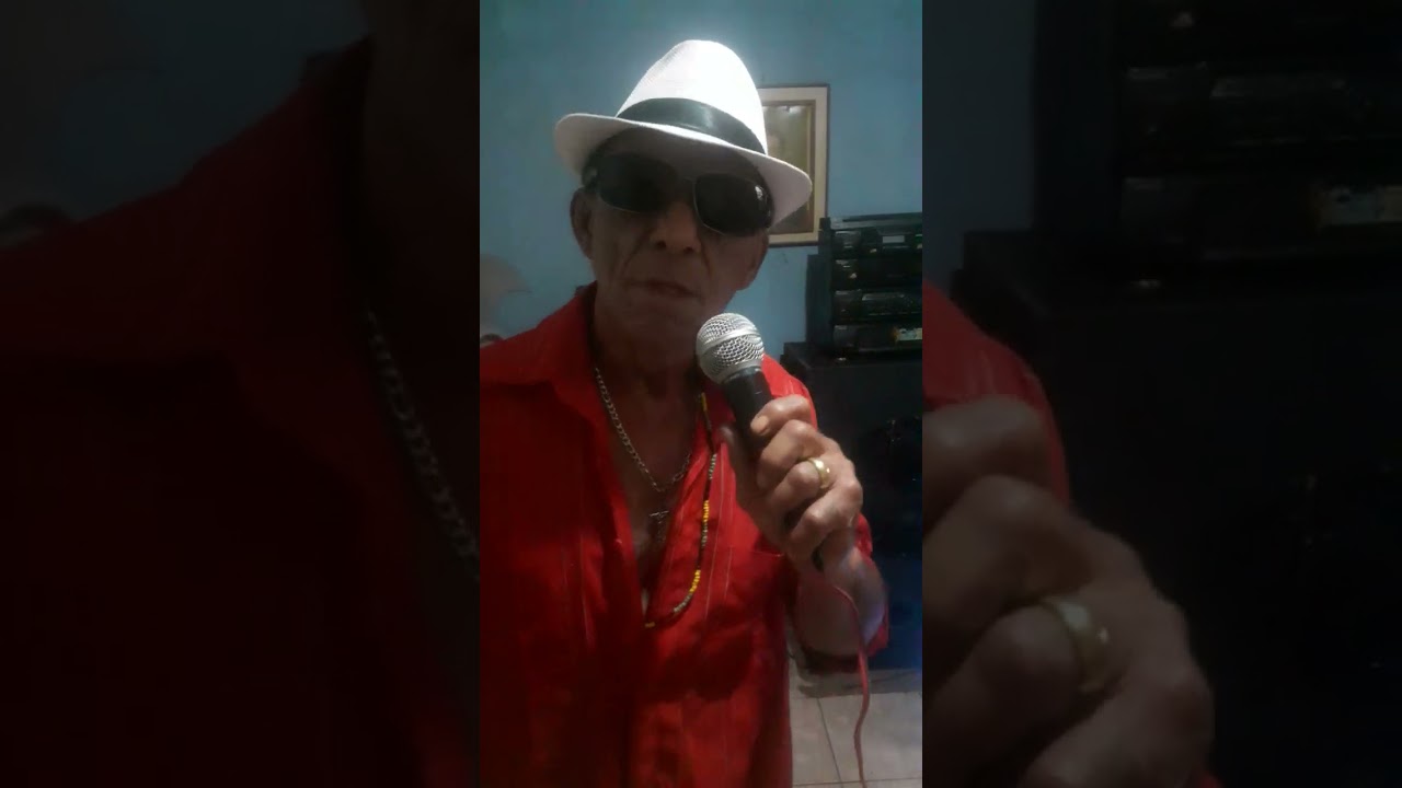 Luis do Brega cantando a música 