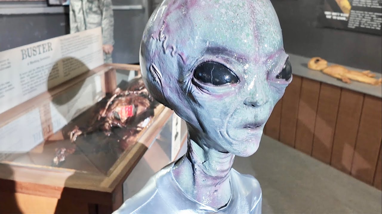 A Trip To Outpost 51 Alien Museum In Desert - Tom Devlin Guided Monster Tour / Las Vegas Peppermill 