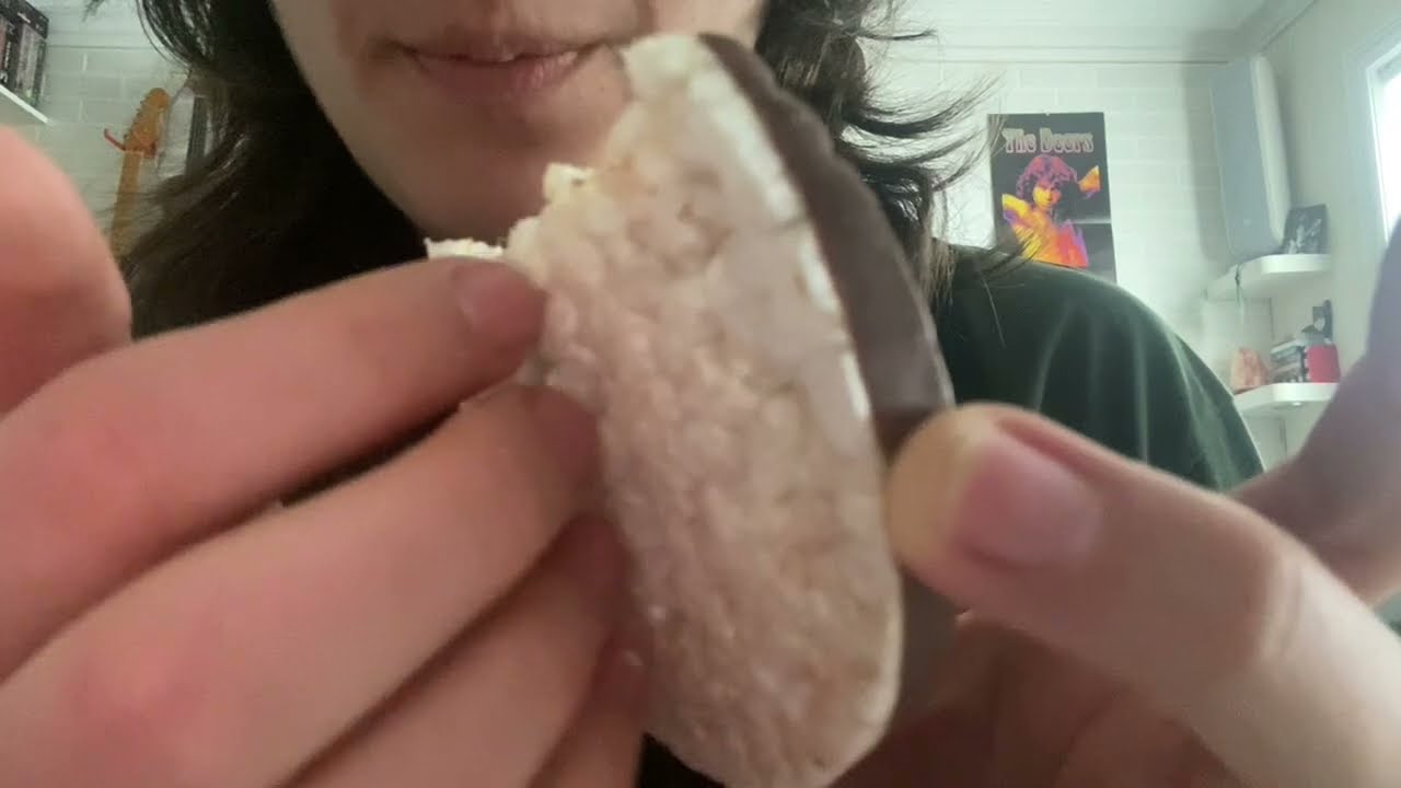 I paused my snack for this ASMR