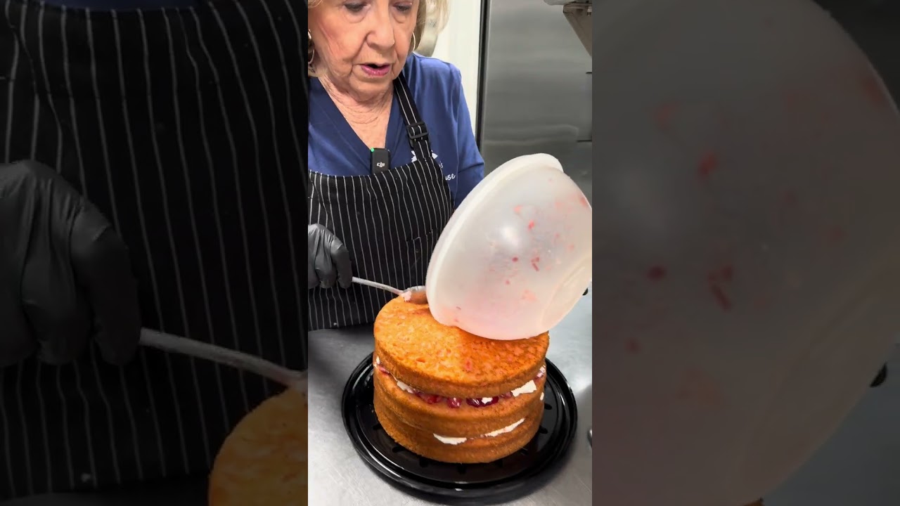 Faye Schulz Shows You How to Make a Fresh Strawberry Cake! | Mrs Lacy's Magnolia House