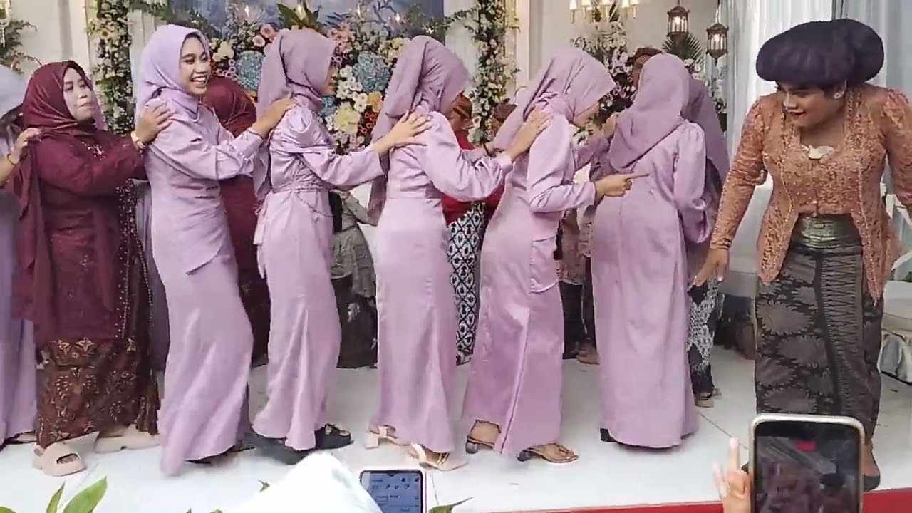 Serunya Acara Temon di Pernikahan! Tradisi Unik & Penuh Keakraban