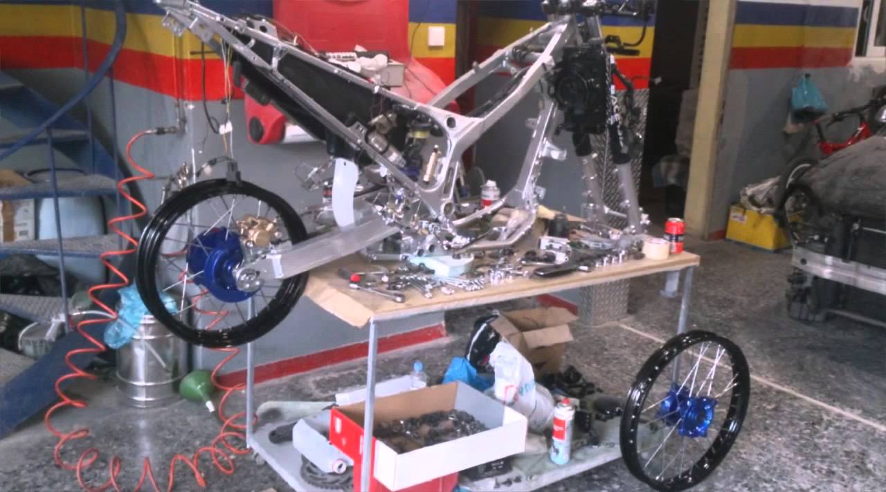 AFRICA TWIN XRV 750- Akrapovic- Weber -REBUI