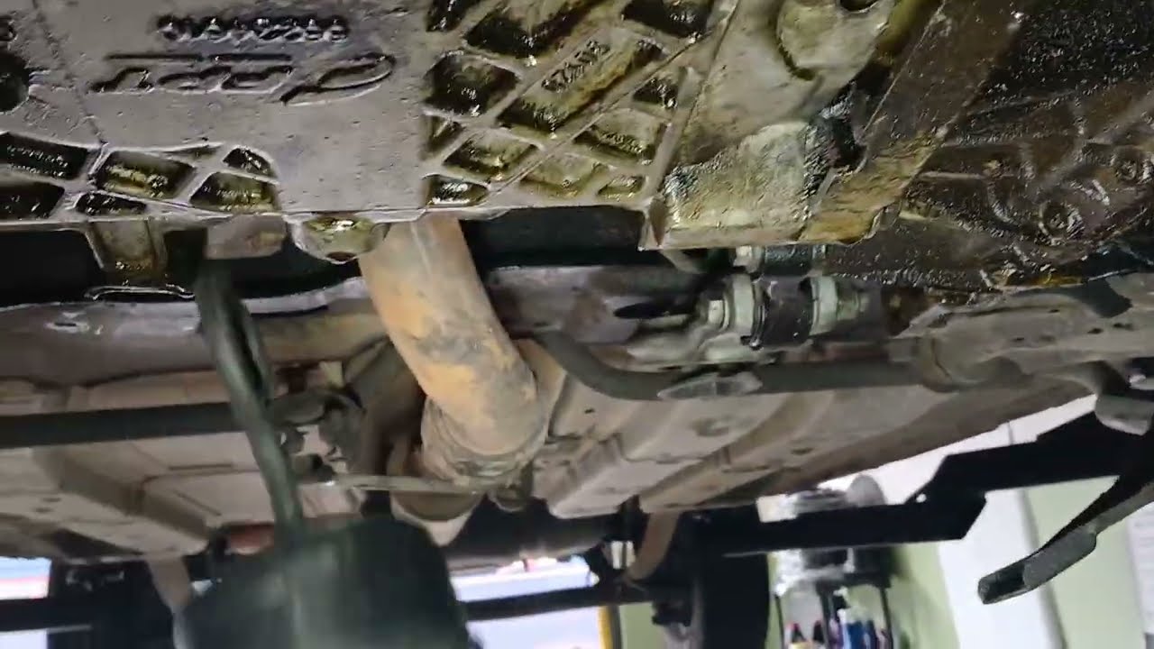Como tirar carter do Fiat Duplo Motor com cárter Solto coxim do escapamento estourado! #motor #fiat