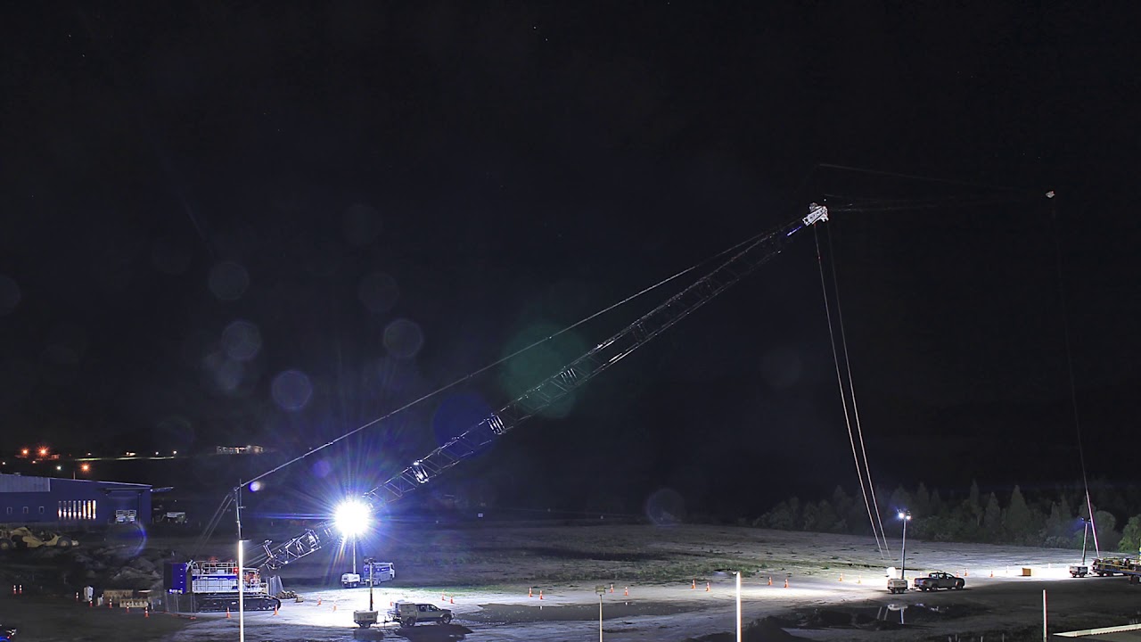 Time-lapse building a 175t crawler crane (2020)