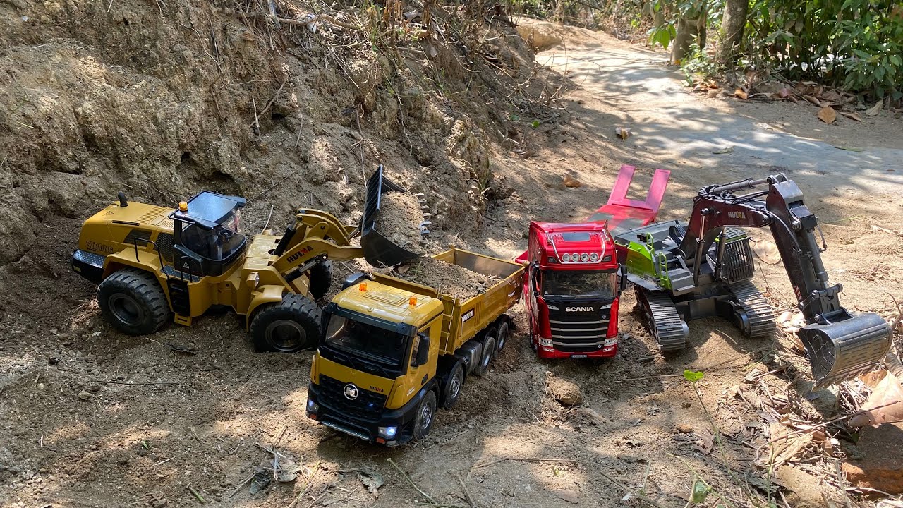 Aksi #116 Dump Truk RC Huina 1536, Truk Merci Muatan Tanah Merah Bangunan Excavator Besar Huina 1593