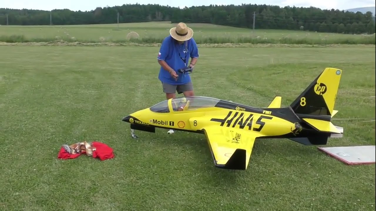 dvě nové turbíny na modelářském letišti Frýdlant