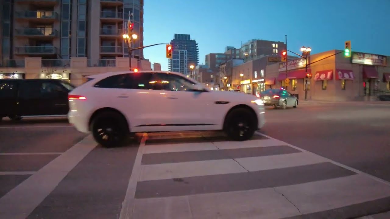 Quick evening walk in downtown Burlington, Ontario