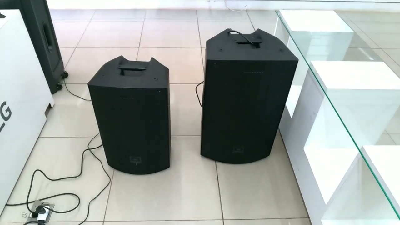 JBL MAX12, caixa de som profissional ativa.