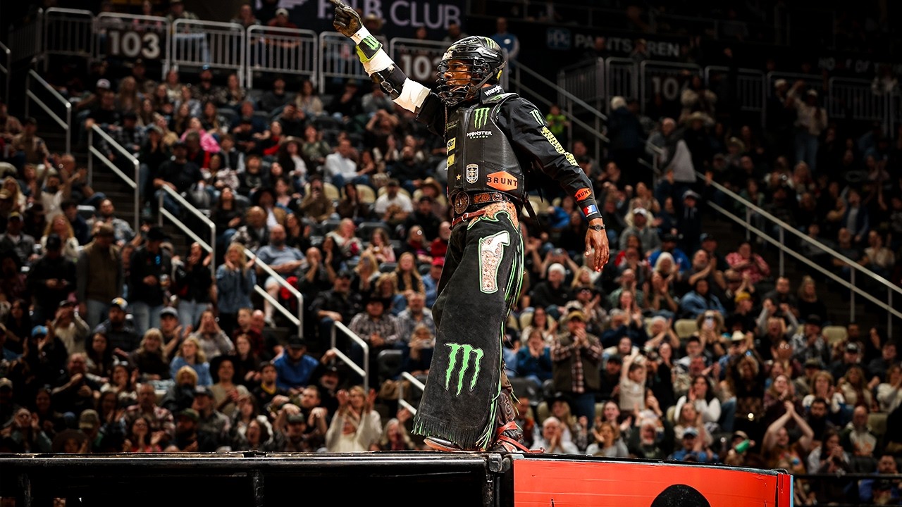 EVENT WINNER! Cassio Dias rides Freedom Fighter for 91.7 Points | PBR UTB Highlight