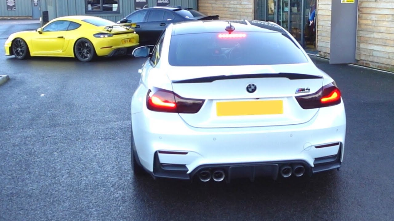 Cars Arriving at The Motorist Saturday Social 16th December 2023