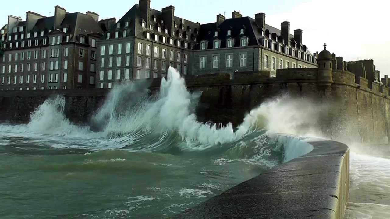 Grande marée Saint-Malo Môle des Noires 2014 Bretagne Storm Tide marea