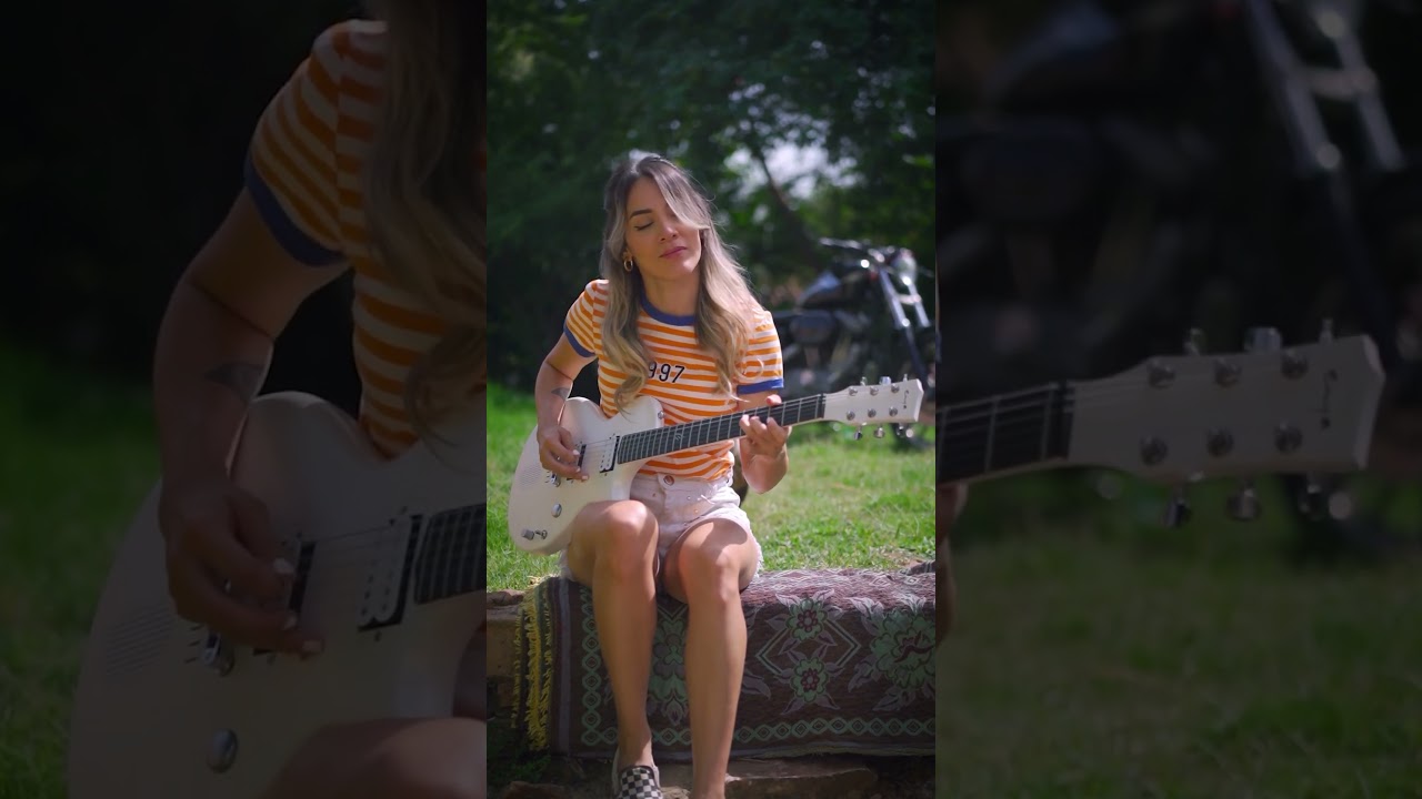 Little Wing  #electricguitar #novagosonic #guitarplayer #hendrix #femaleguitarist #guitarrista