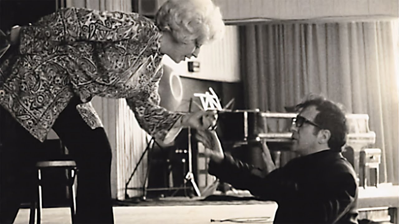 Luciano Berio - Folk Songs (1964) - Cathy Berberian [Score]