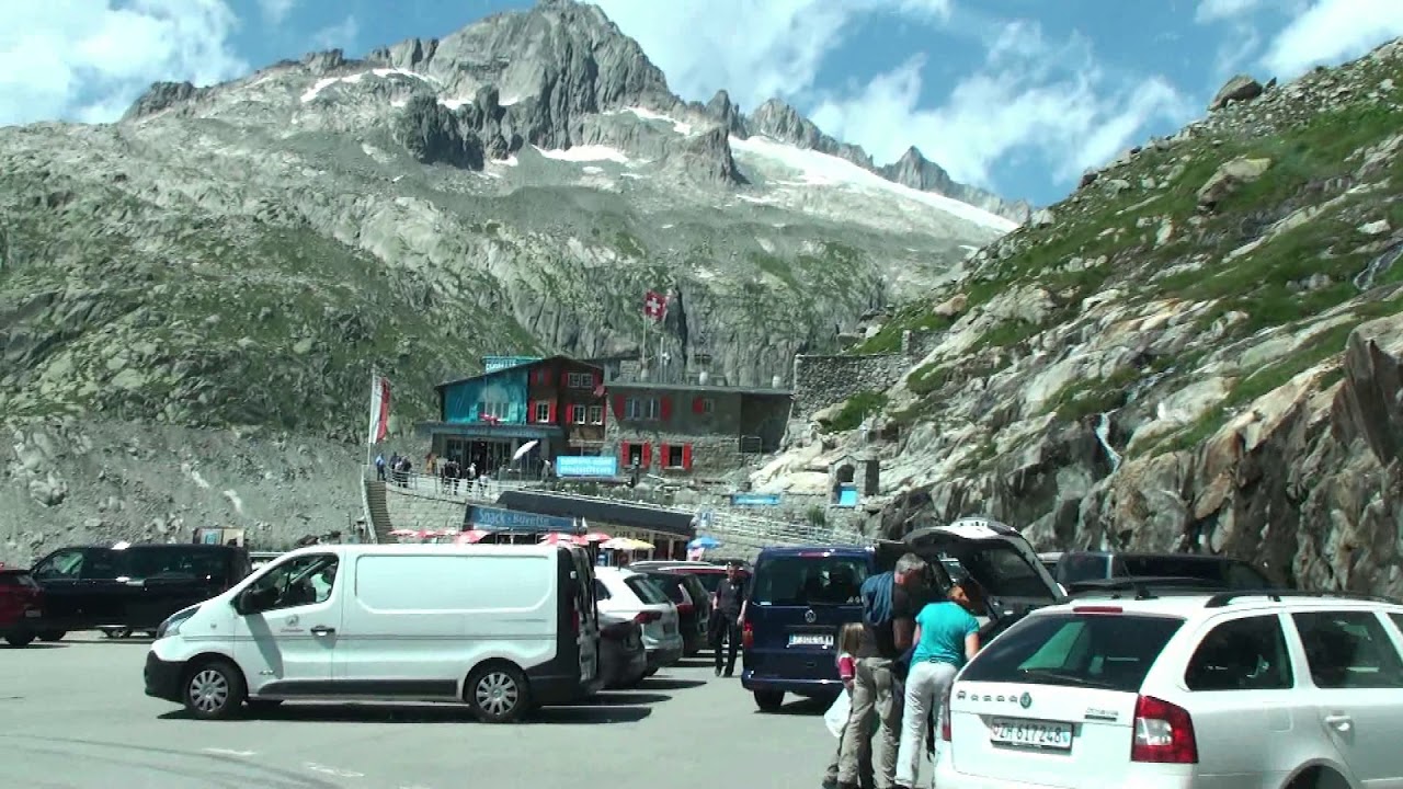 Driving in Switzerland - The Rhone Glacier. Jeżdżąc po Szwajcarii - lodowiec źródło Rodanu.