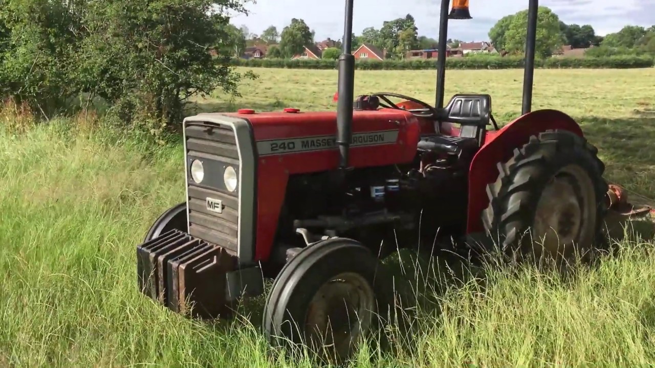 Верхняя часть кузова с помощью Massey Ferguson 240