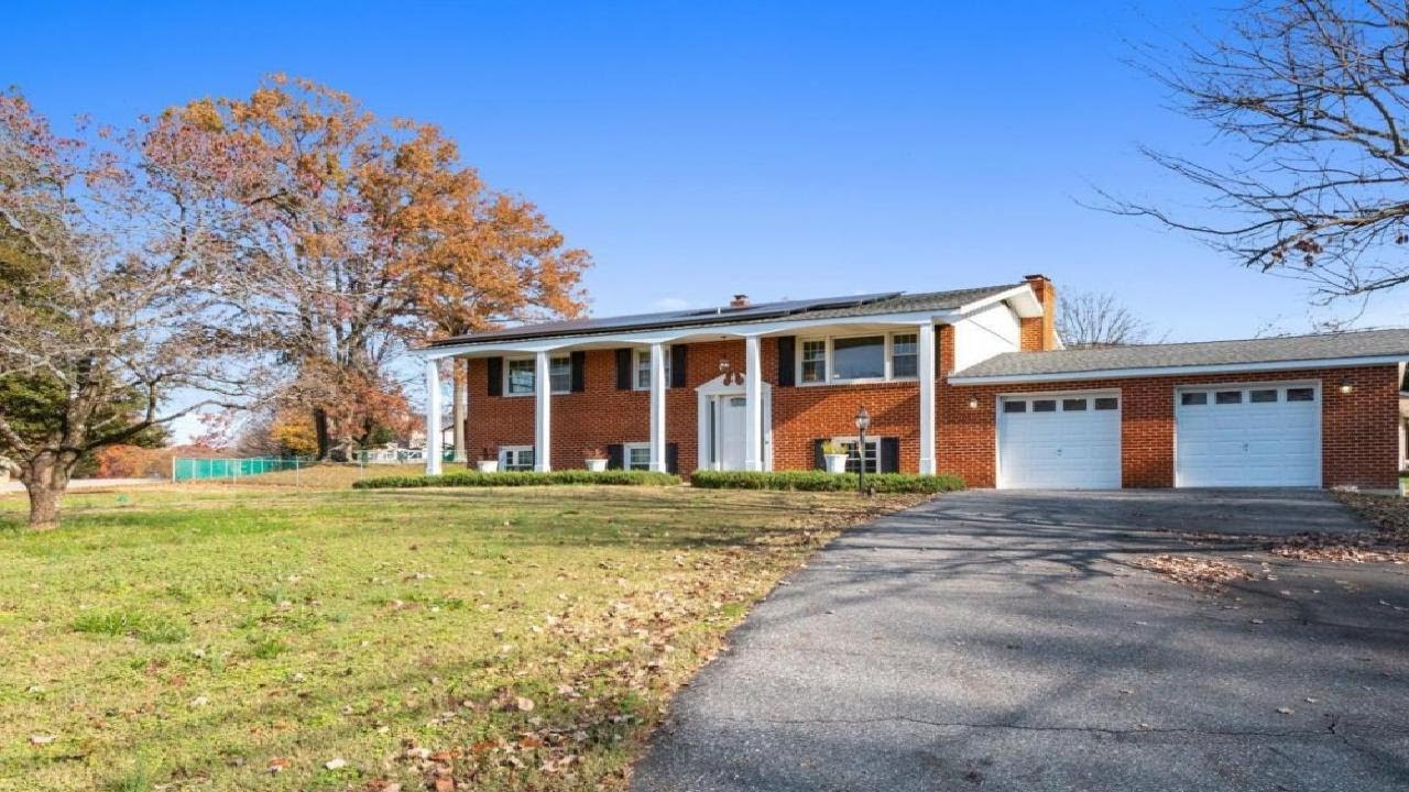 564 BRIGHTWOOD ROAD, MILLERSVILLE, MD Presented by Melissa Cheetham.