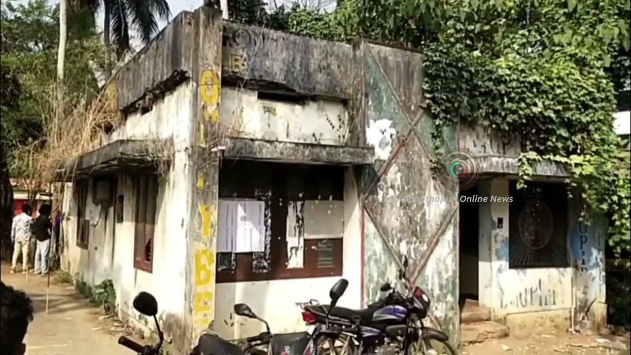 കഴക്കൂട്ടം RTO ഉദ്യോഗസ്ഥർ രേഖകൾ പരിശോധിക്കുന്ന കെട്ടിടം ശോചനീയാവസ്ഥയിൽ