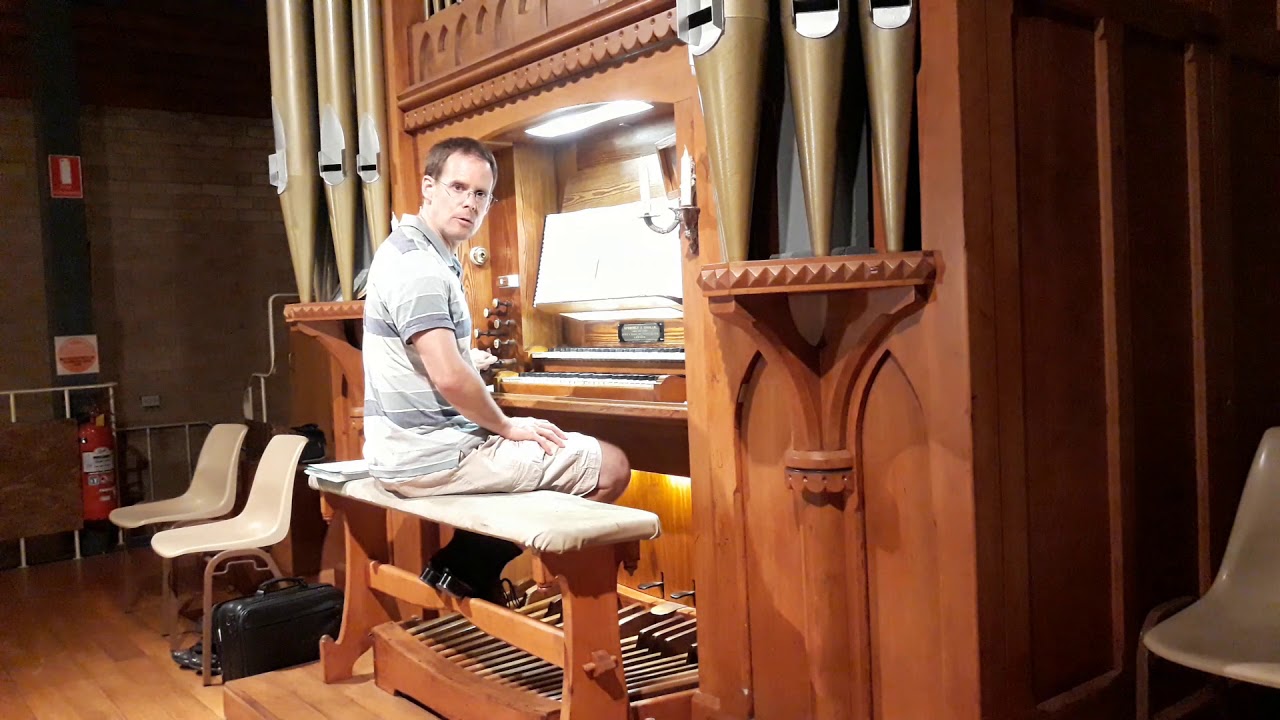 St Andrews Pipe Organ Part 3: Demonstrating the Principal stops