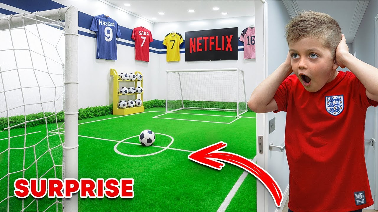 MY DAD SURPRISED ME WITH A HOME FOOTBALL PITCH!