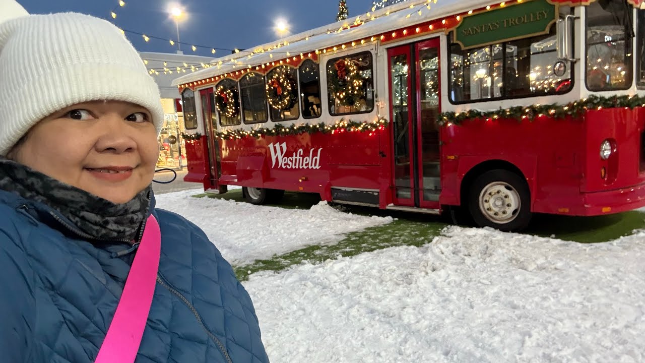 Holiday Shoping at Old Orchard Mall in Skokie, Illinois + Annual Candle Sale at Bath & Body Works