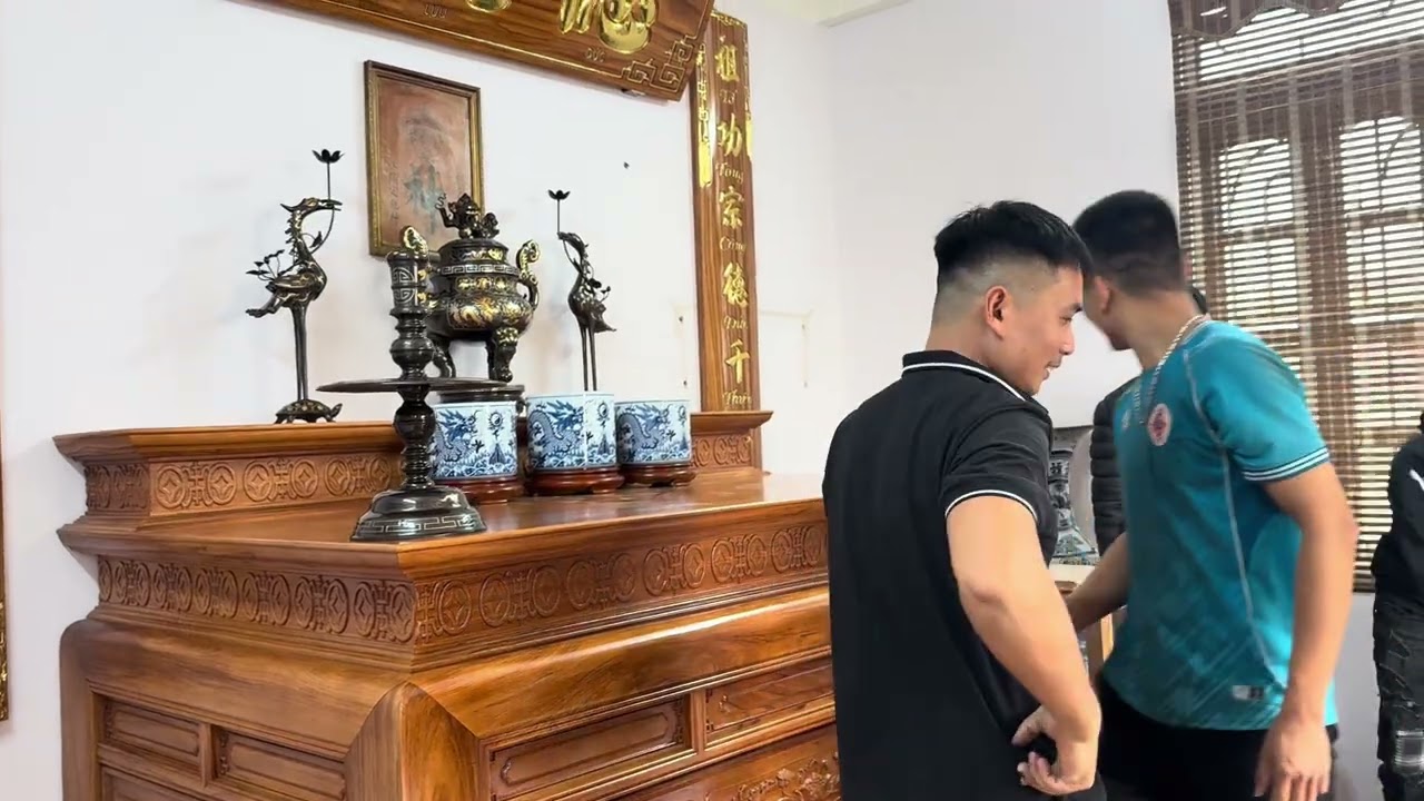 Cách bầy biện trang trí bộ đồ đồng ngũ sự trên án gian thờ nhị cấp lối mộng thắt