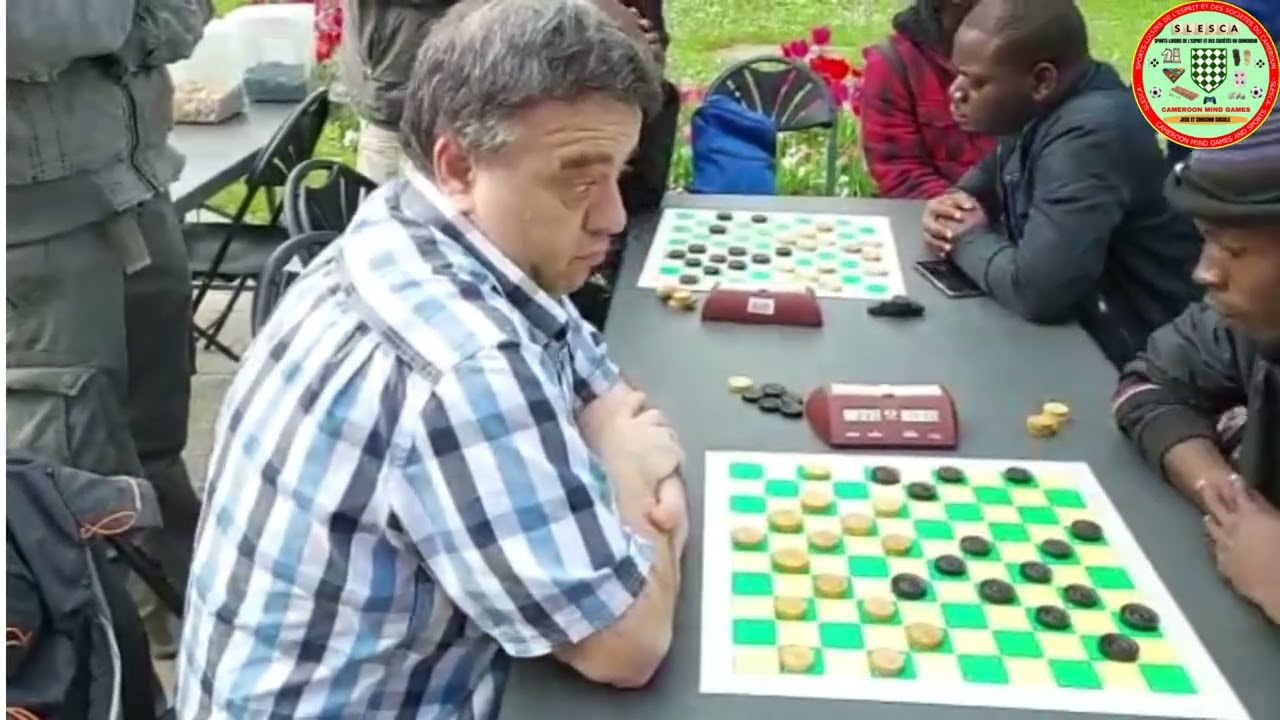 Alexander Schwarzman joue contre le Burkinabé Marc Tieba