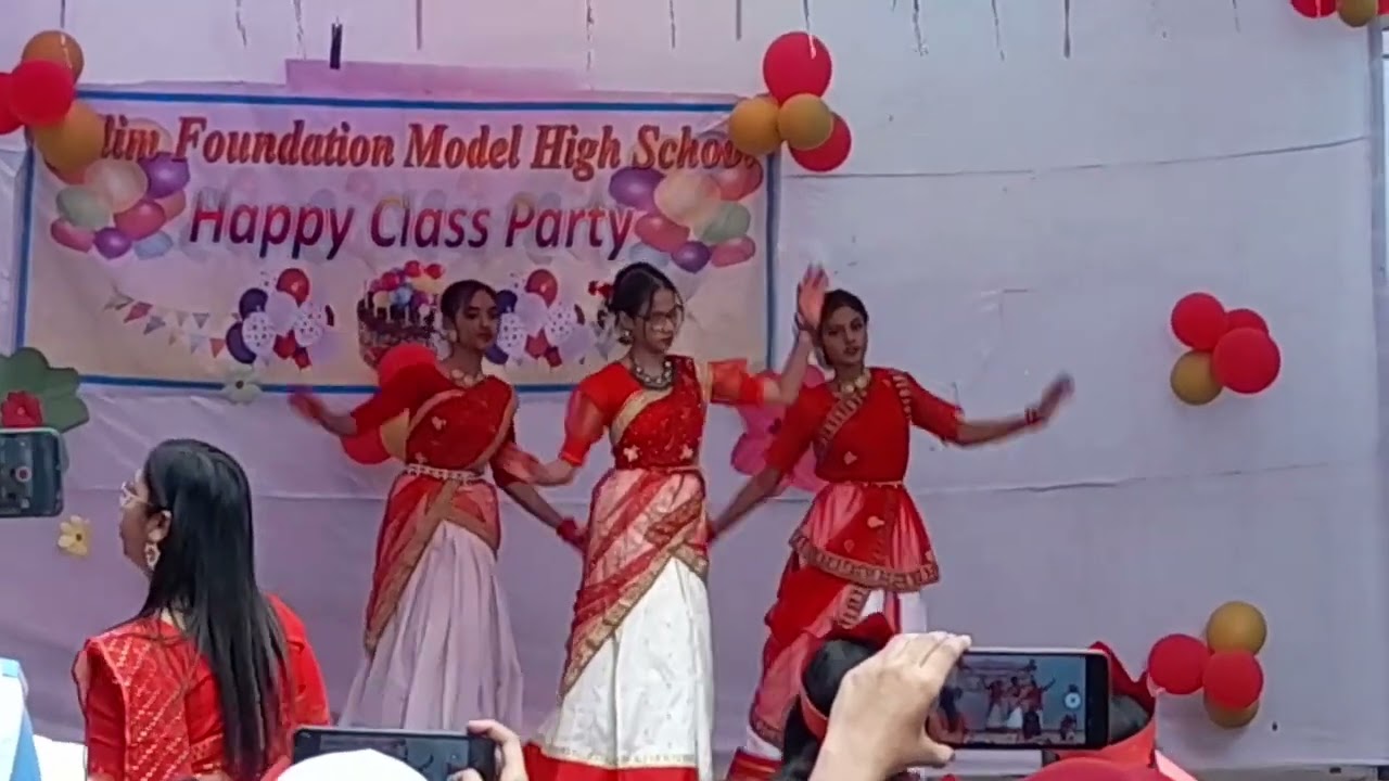আকাশে বাতাসে চল সাথী উড়ে চল যাই ডানা মেলে রে