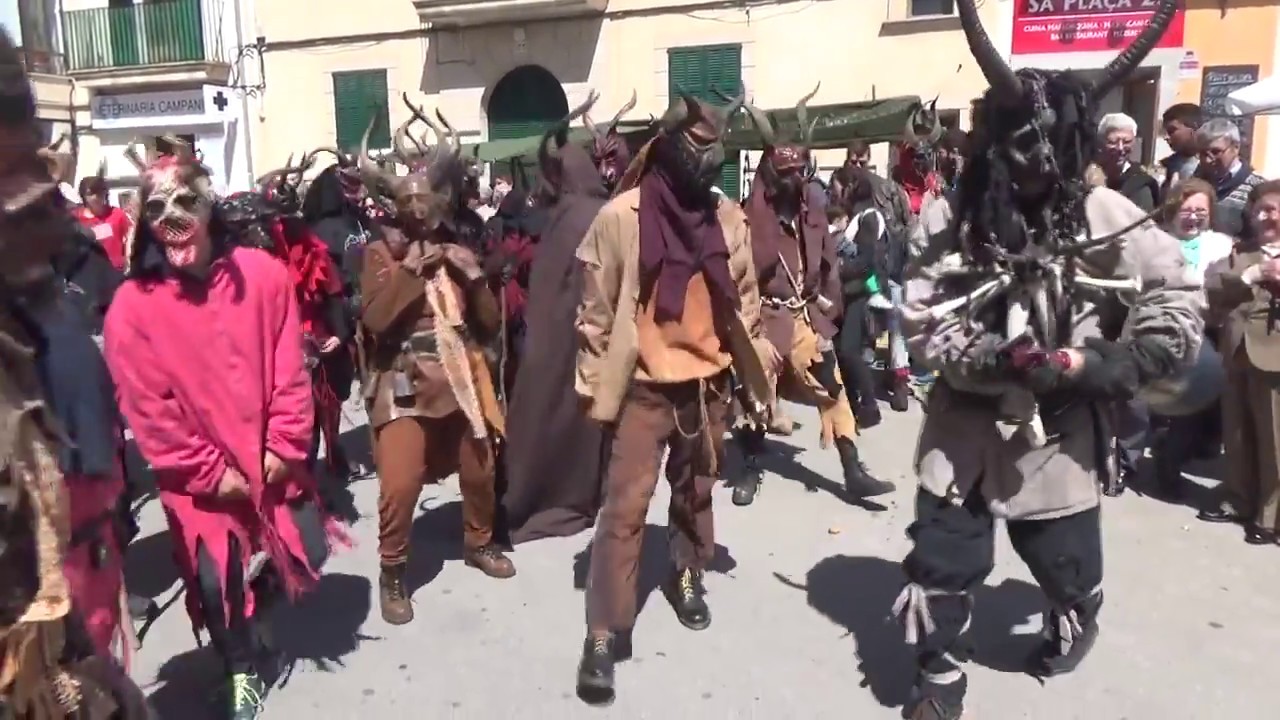 Dimonis de mallorca y Kintrof&agrave; Batukada