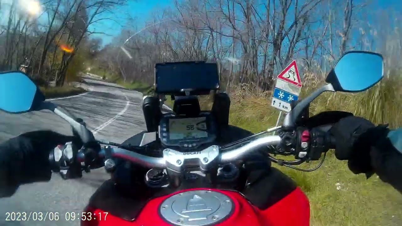 2023 0306 094656 001-Ducati Multistrada 950s- Moto Guzzi v 85tt- e lo ZIO