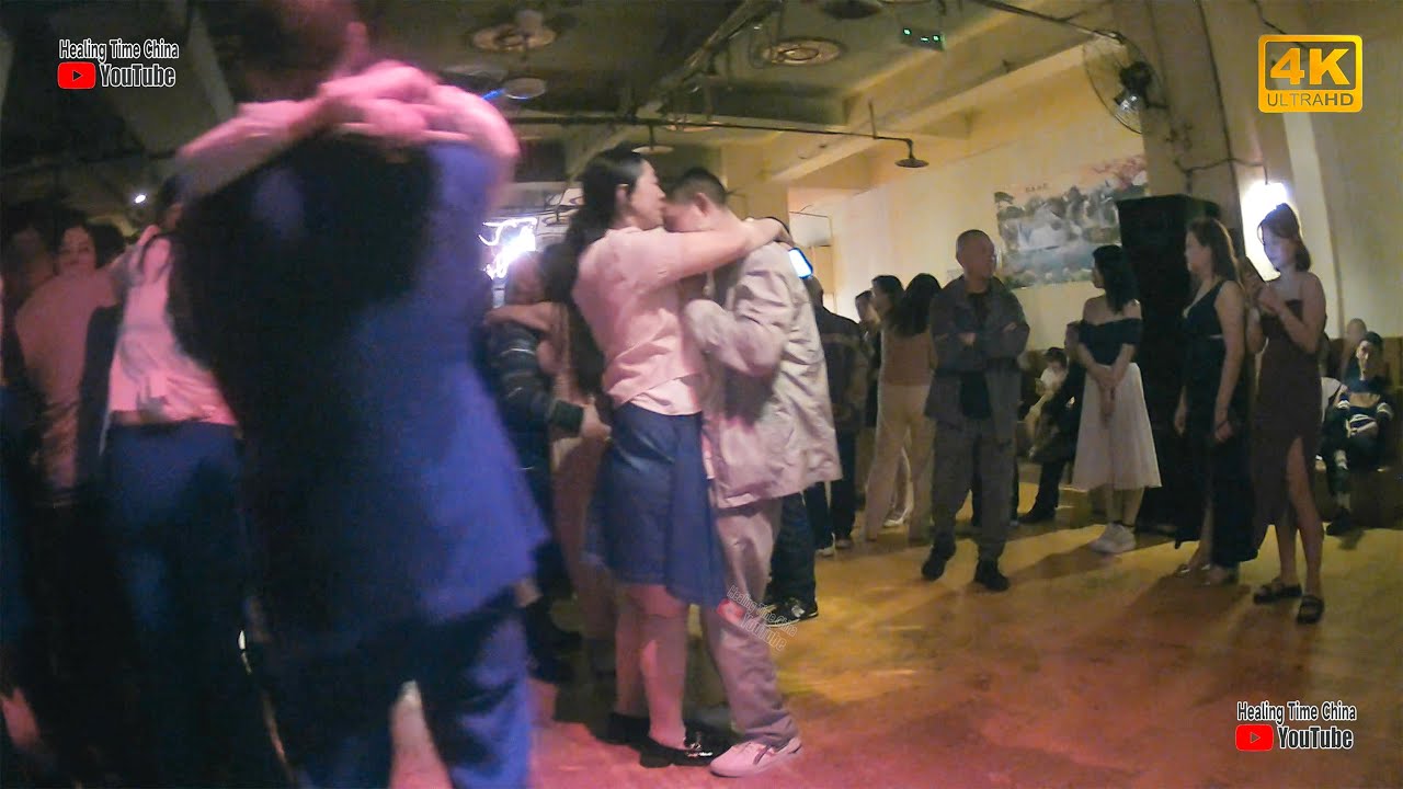 2025.09.18 Dancing with beautiful women, life in the ballroom is full of fun