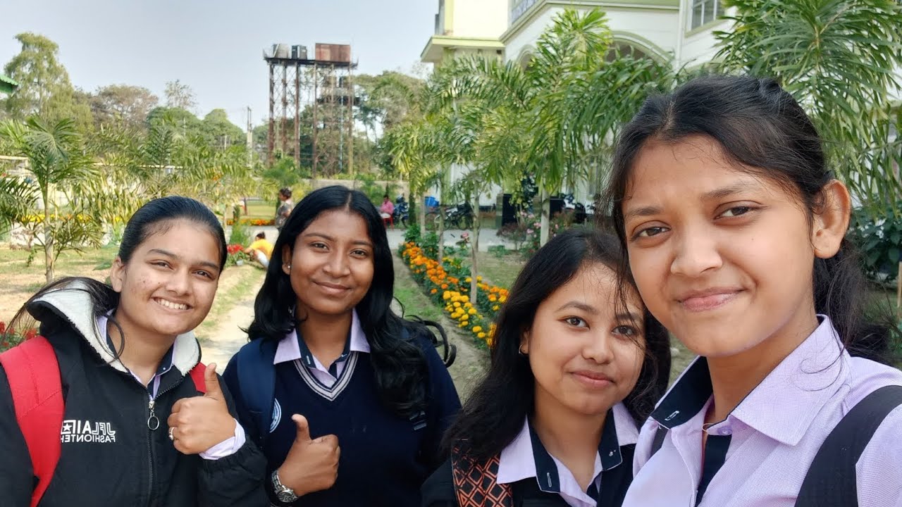 My friends come to my hostel 😰😱