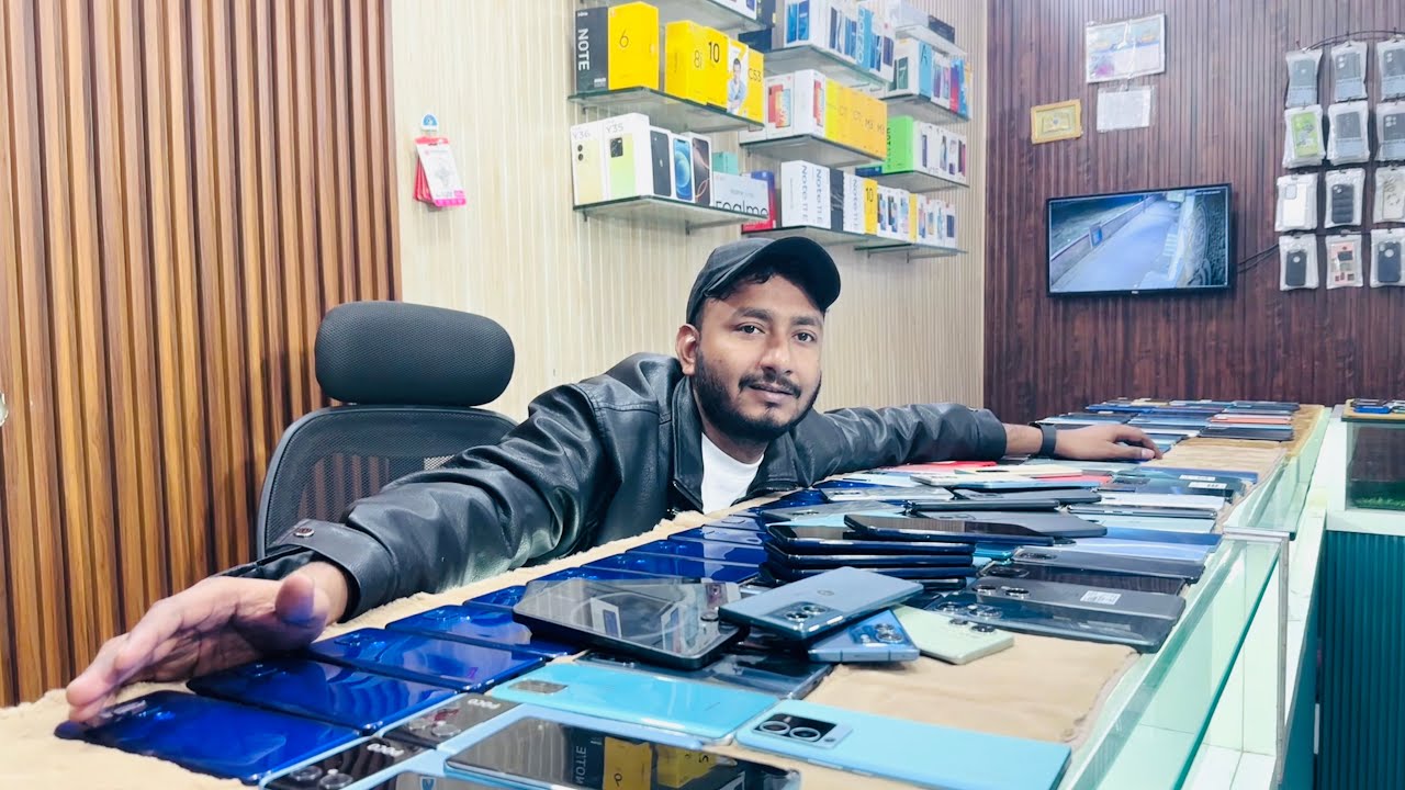 🔥🤩Biggest deal ever #unused 5G phone bhut hi ka price mai available visit now#mobileplanetshahabad￼￼