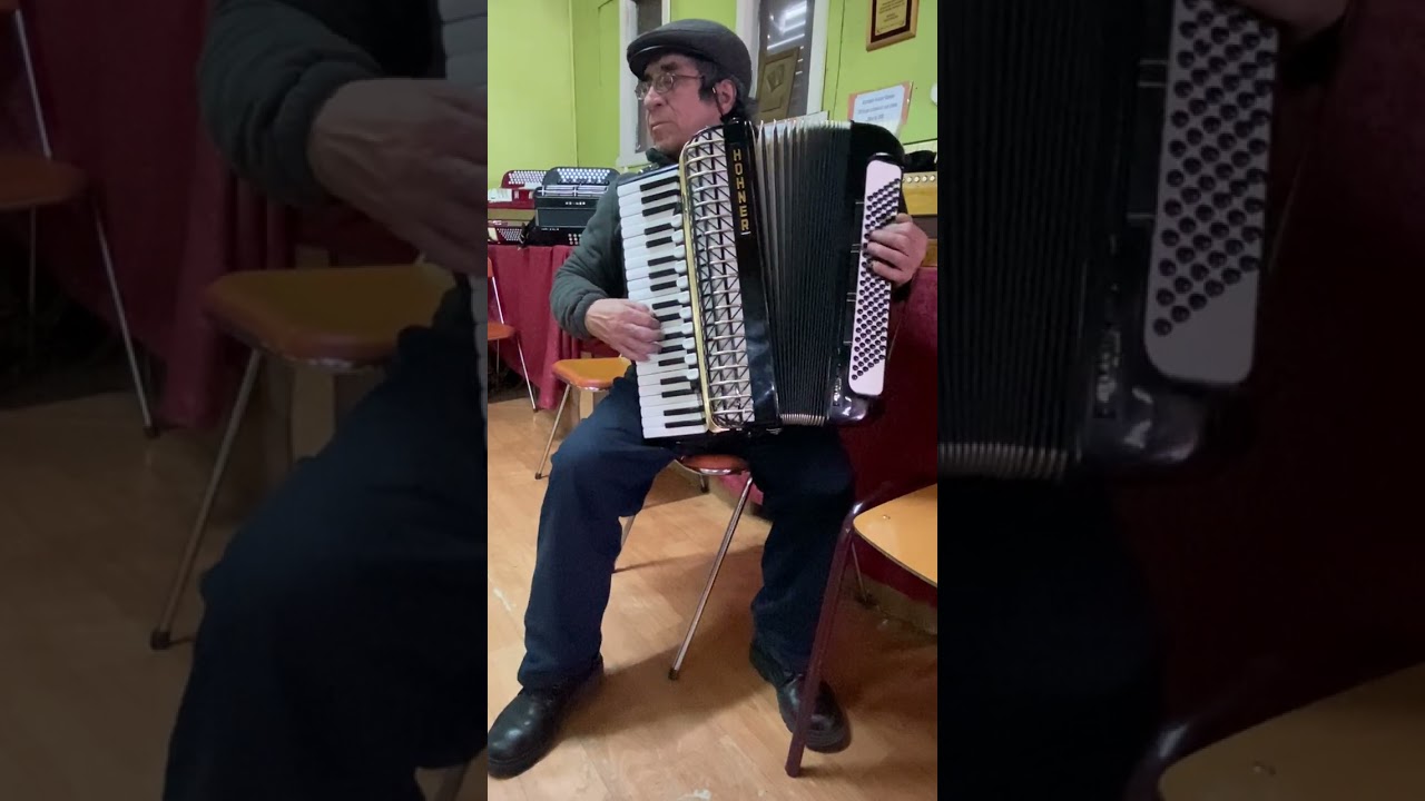 Sergio Colivoro, Acordeonista de Chilo&eacute;.