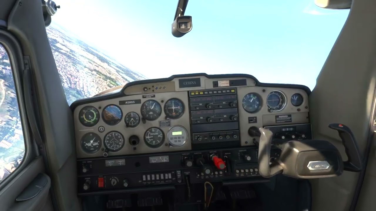 This is how you should TRIM and LAND an Aeroplane.
