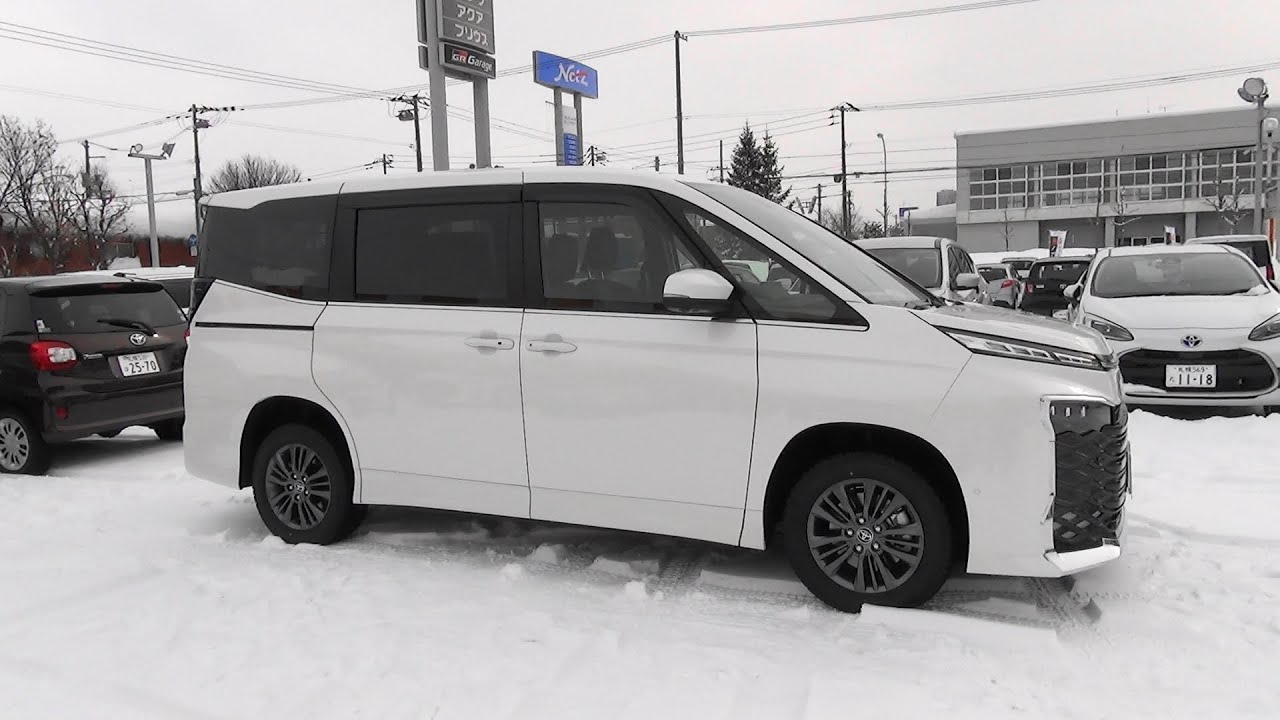 2022 New TOYOTA VOXY 2.0L Gasoline 4WD - Exterior & Interior