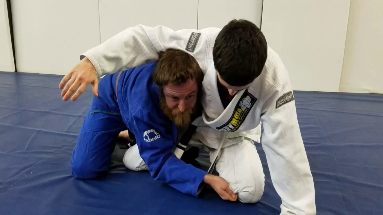Two sweep options from low underhook half guard