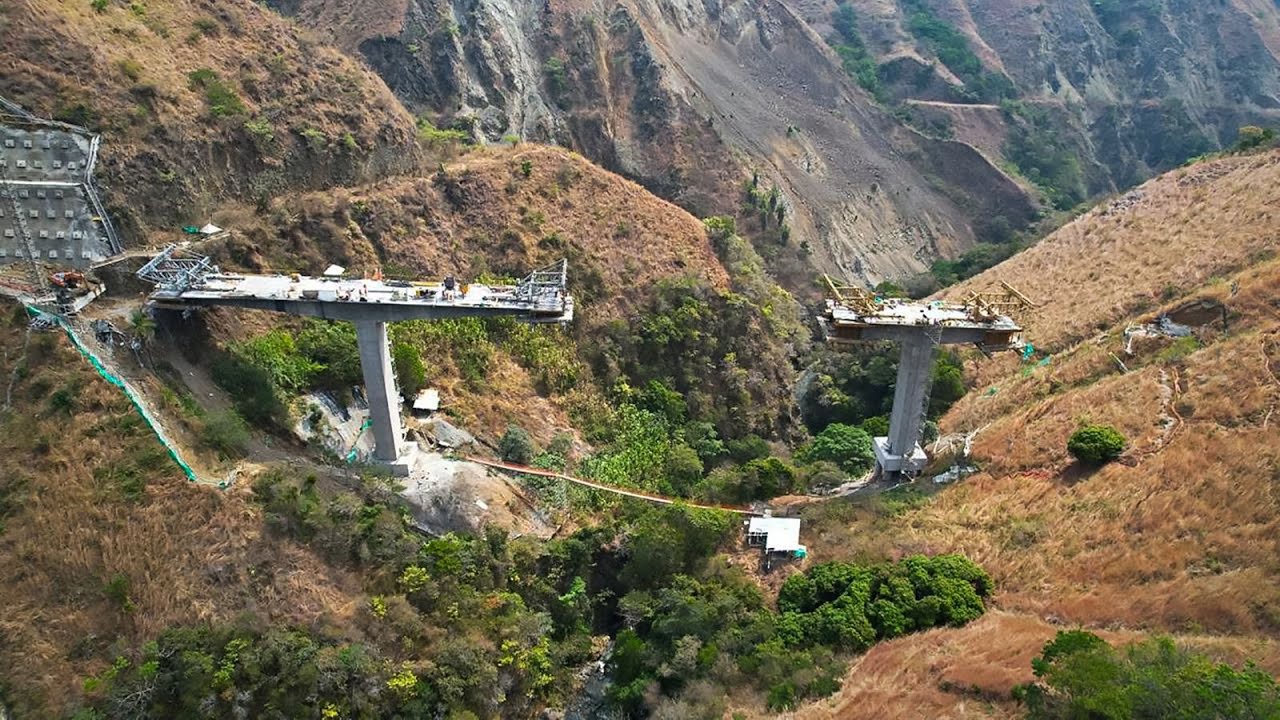 Nueva vía al Mar Túnel del Toyo