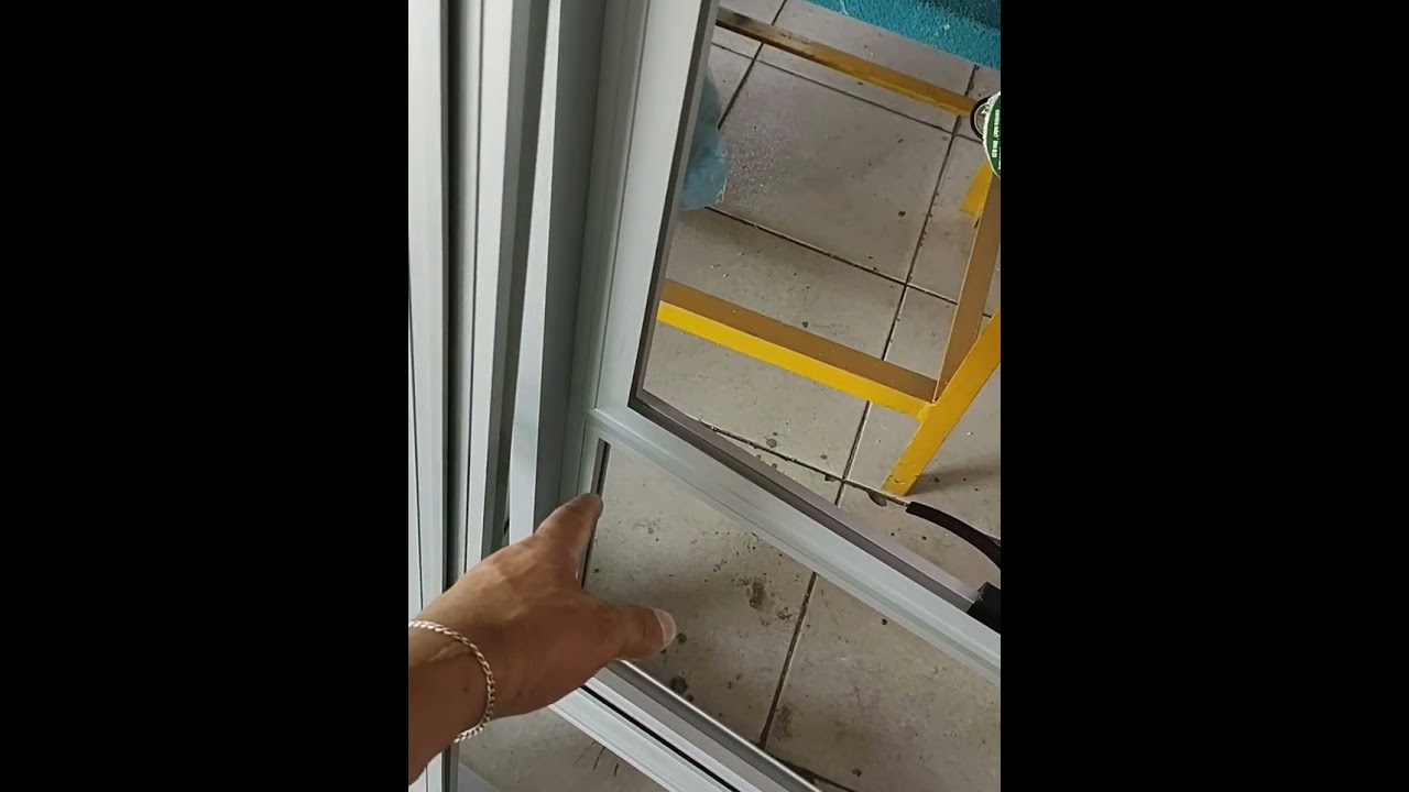 janela m&aacute;xi-ar Suprema com fixo e peitoril . dicas