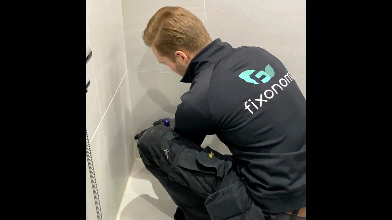 Kylpyhuoneen silikonisaumojen vaihto