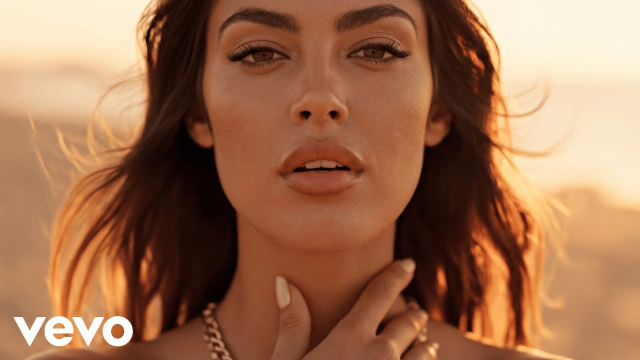 Becky G – Soy Tu Nena | Deep House Latino 2026 (Official AI Music Video)