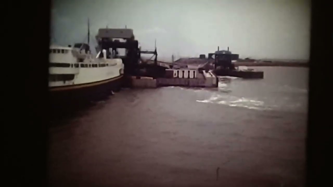 1981 film Marine Atlantic ferries in Borden. Holiday Island ? and the old MV Abegweit. 