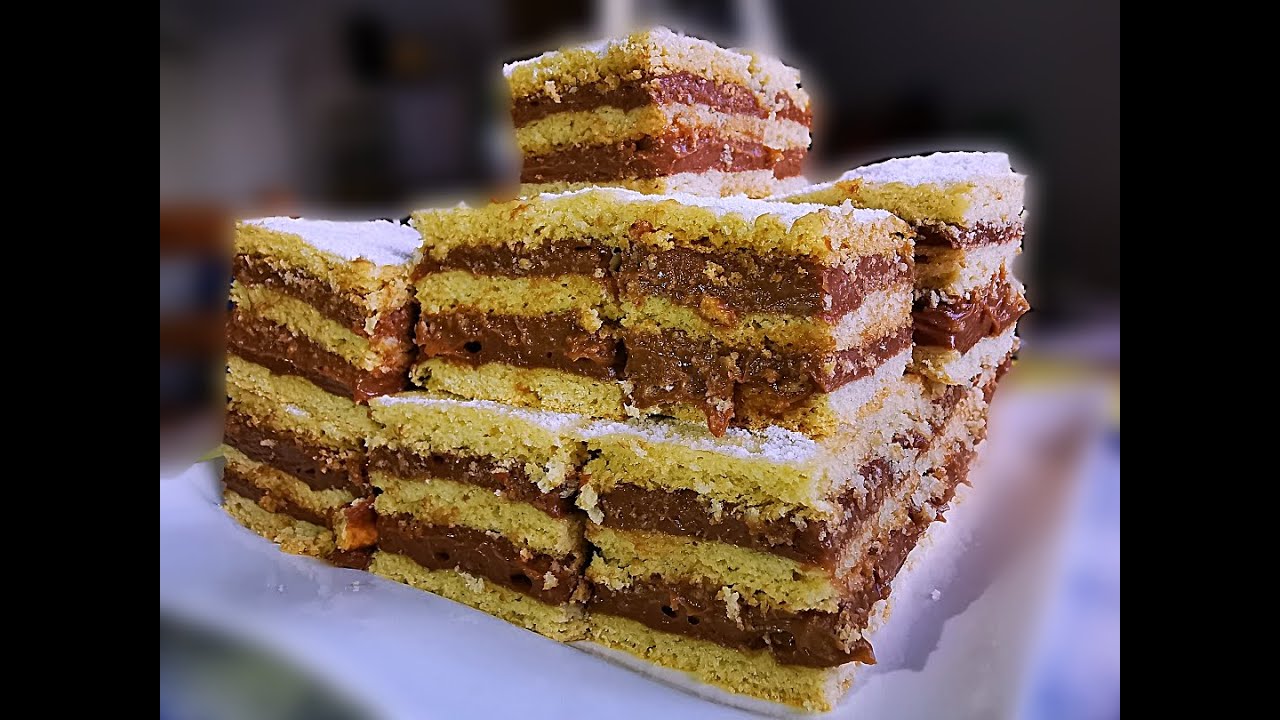 Prajitura cu foi de casa umpluta cu crema de caramel si ciocolata #627