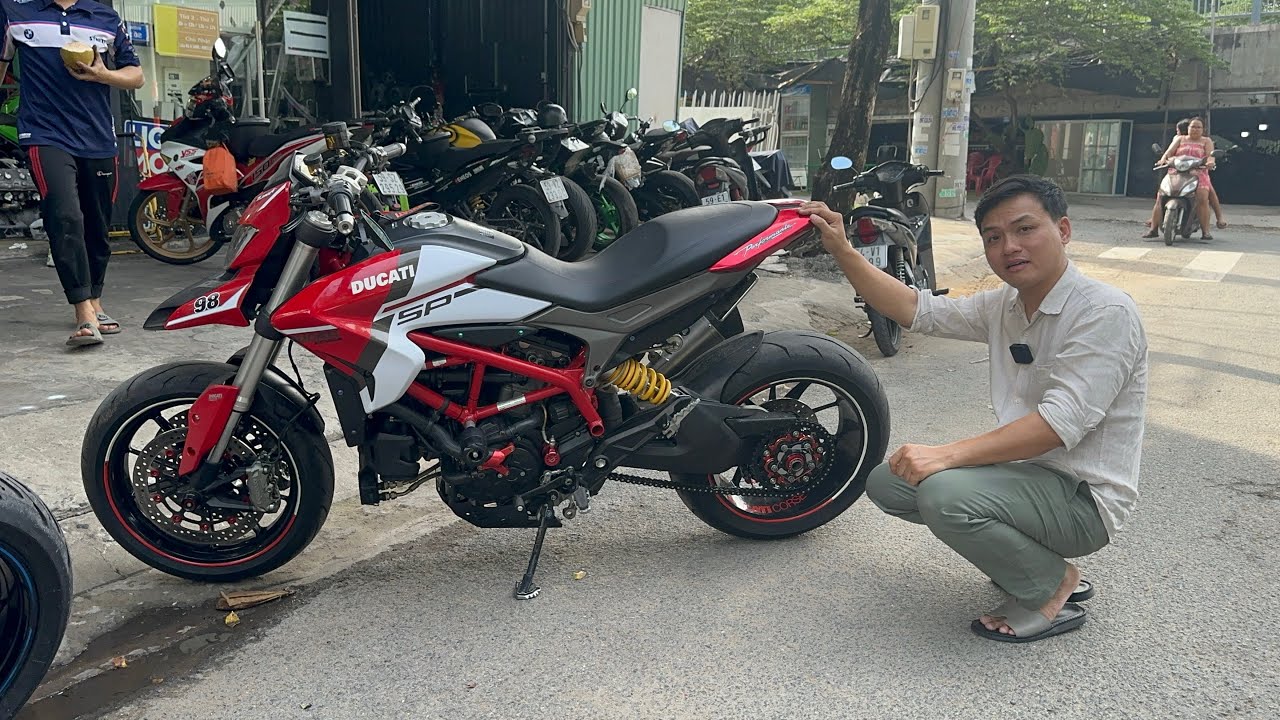Ducati Hyper939 siêu Desmo không siết ốc đầu lòng .