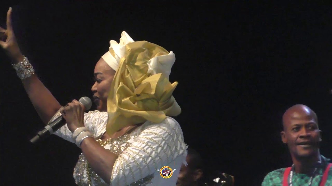CONCERT DES 30 ANS DE CARRIERE MUSICALE DE LA DIVA OUMOU SANGARE partie 3 par BEN BD PROD